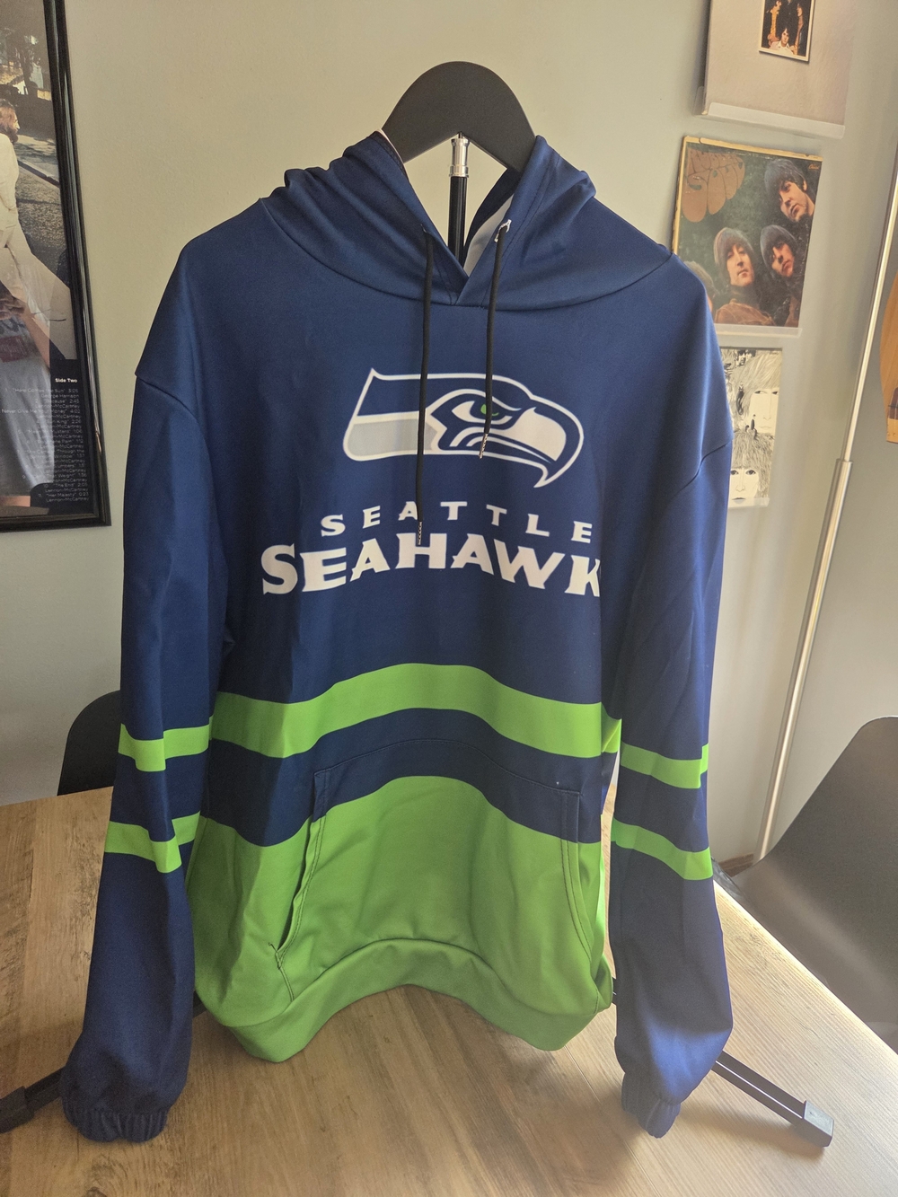Seattle Seahawks Screenprint Pullover Hoodie in Navy and Neon Green